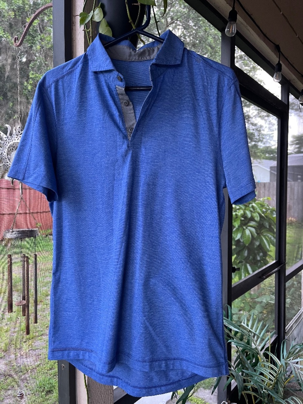 Lululemon short sleeve blue shirt with buttons size M